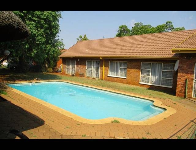 4 BEDROOM HOUSE FOR SALE IN UNIVERSITAS RIDGE